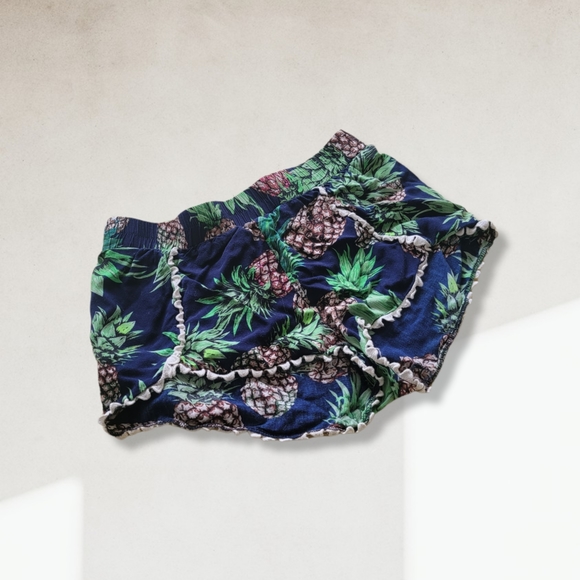 Pineapple short shorts - Picture 2 of 3